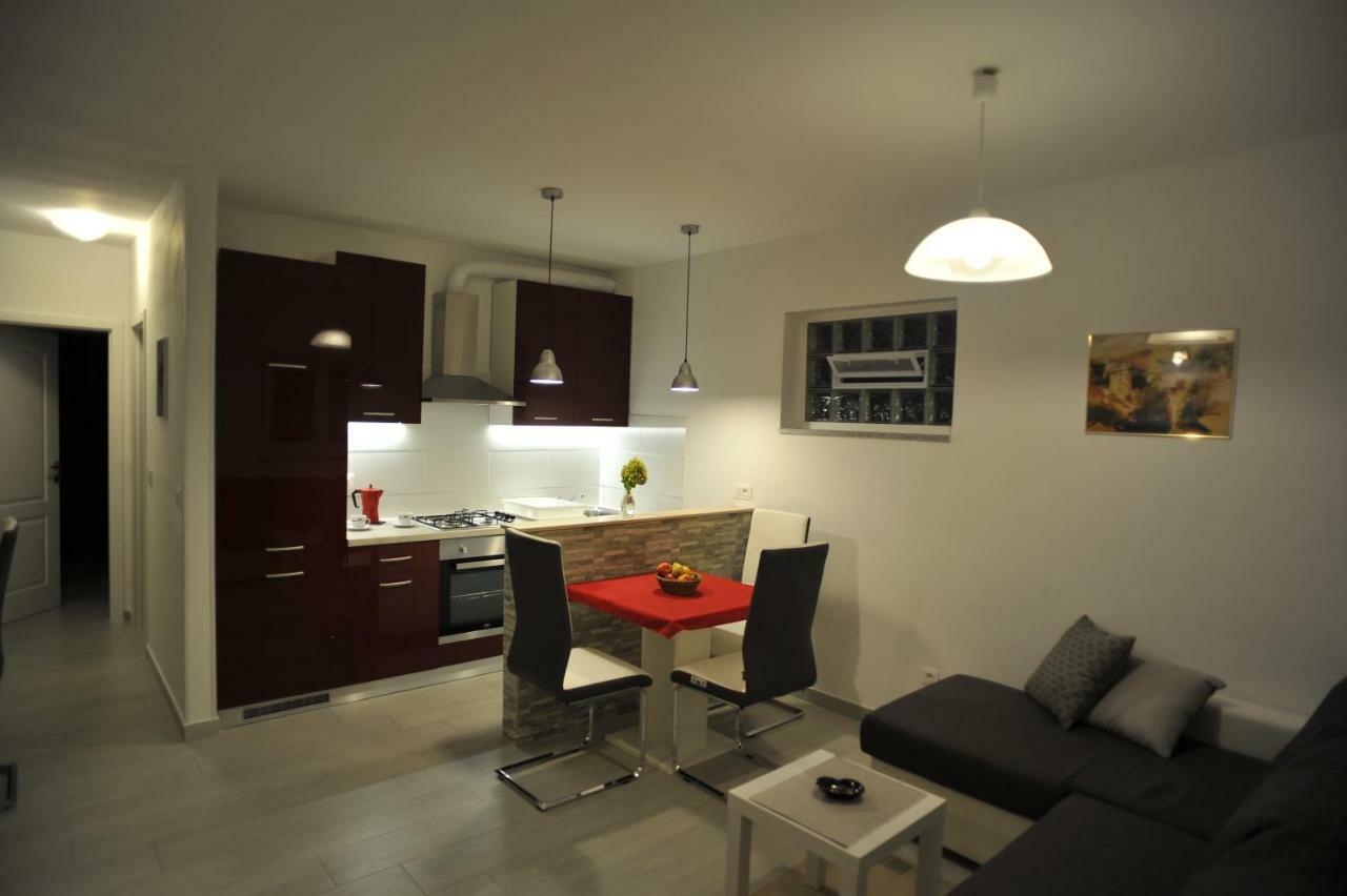 Apartment Stefania ロヴィニ エクステリア 写真