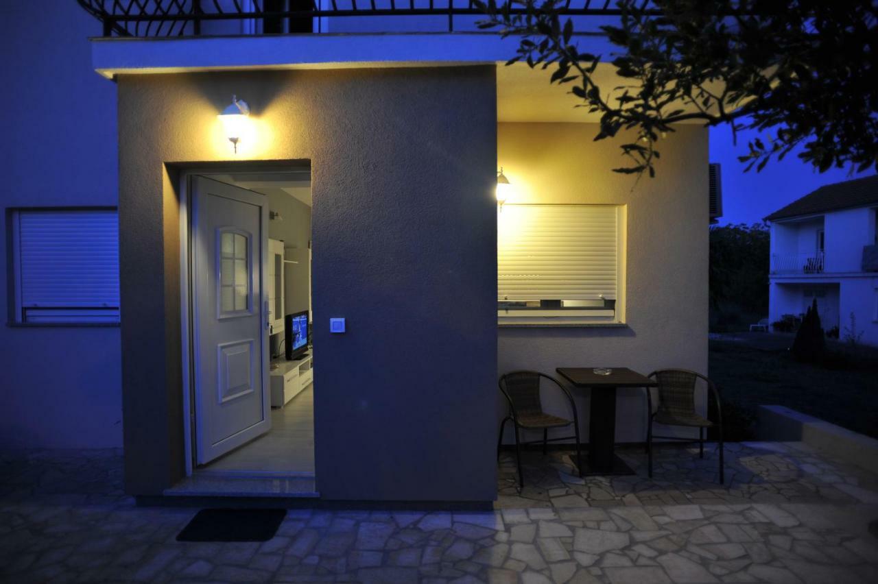 Apartment Stefania ロヴィニ エクステリア 写真